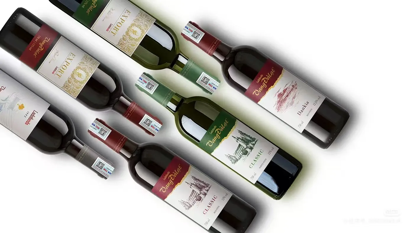 Şərab etiketləri üçün adətən hansı üsullardan istifadə olunur?