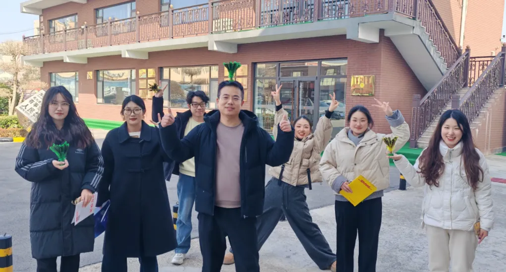 Qısa Nahar Fasiləsi Ofisə Qulluq Əyləncəsi ilə Enerji Verir