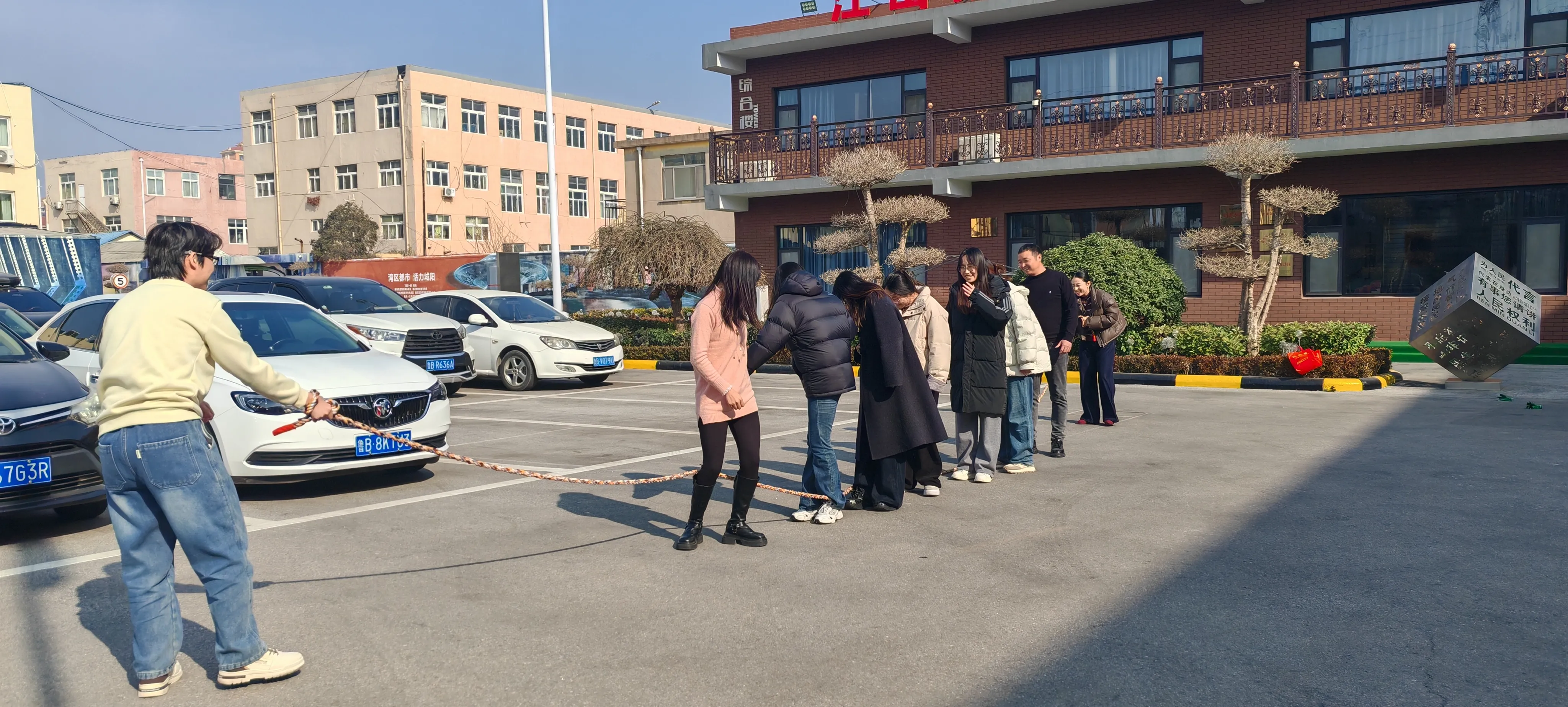 Komanda Ruhu JOJO Paketində yüksəlir