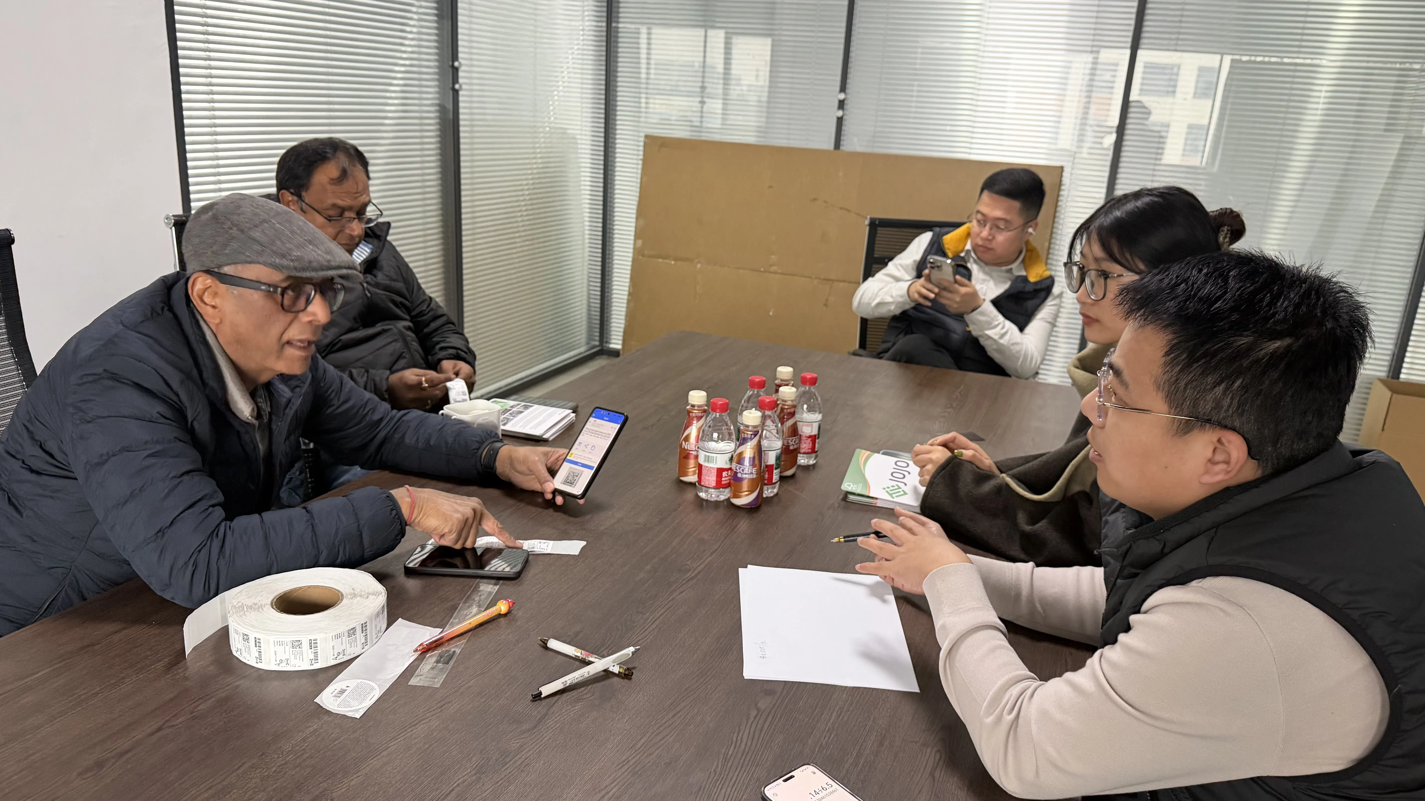 Müştəriləri zavodumuzu ziyarət etmək üçün səmimi salamlayıram